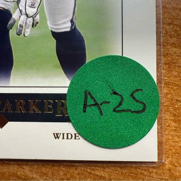 Topps Eric Parker Chargers Card with Black and White Details - Picture 3 of 3